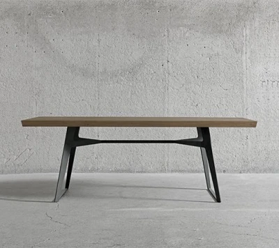 MINIMAL DINNING TABLE